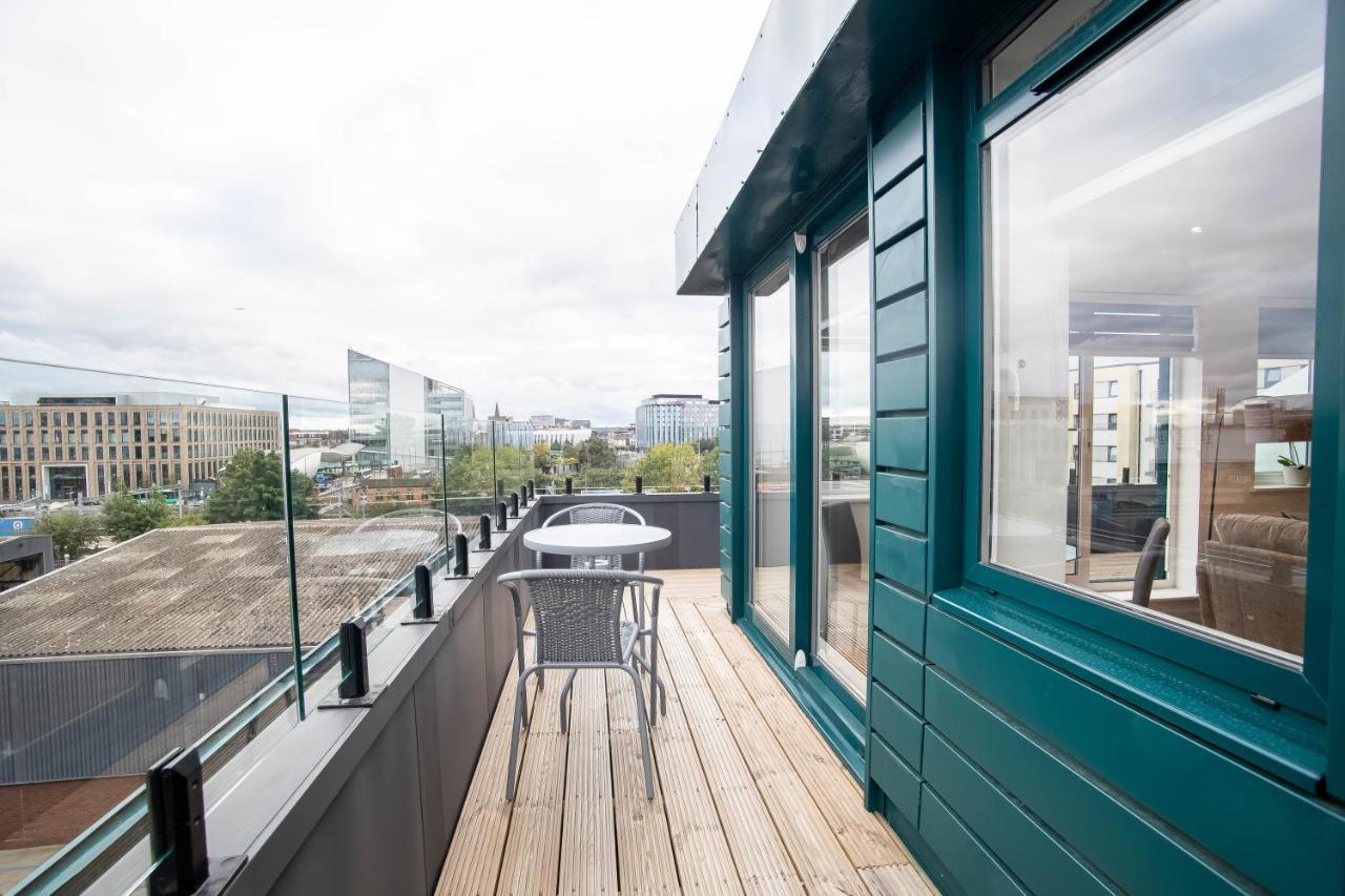 Luxe & Stylish 1 & 2 Bed Flats Near Heathrow, Legoland, & Windsor Slough Exteriör bild
