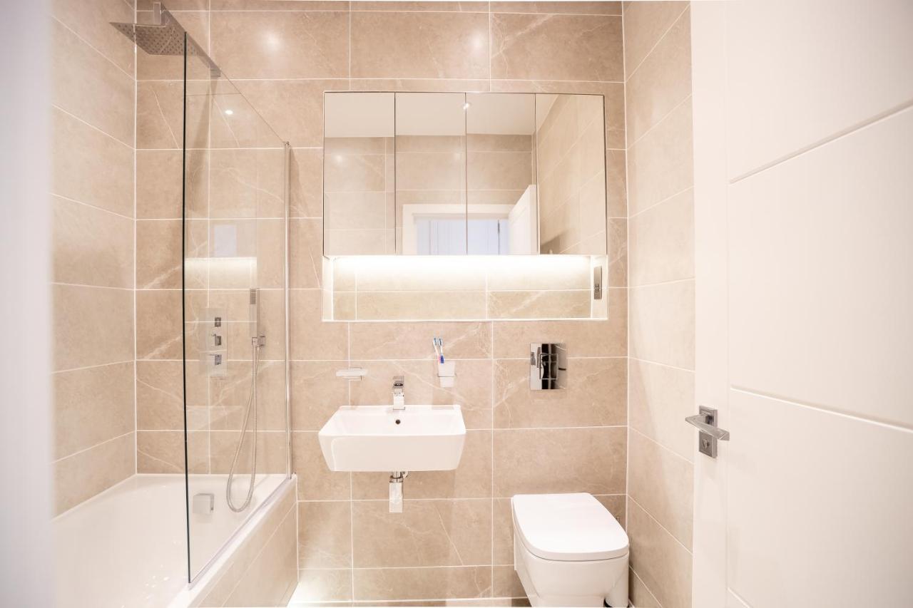 Luxe & Stylish 1 & 2 Bed Flats Near Heathrow, Legoland, & Windsor Slough Exteriör bild