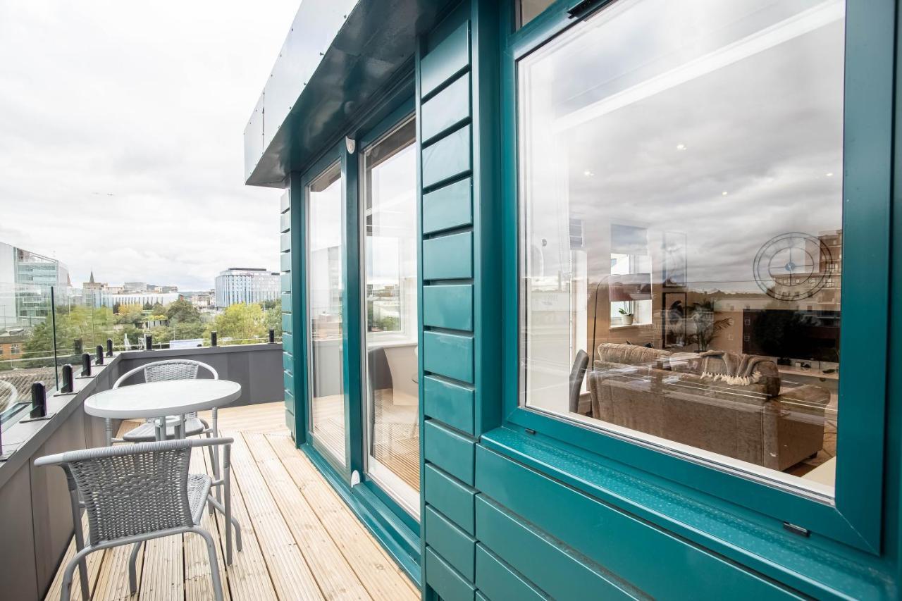 Luxe & Stylish 1 & 2 Bed Flats Near Heathrow, Legoland, & Windsor Slough Exteriör bild