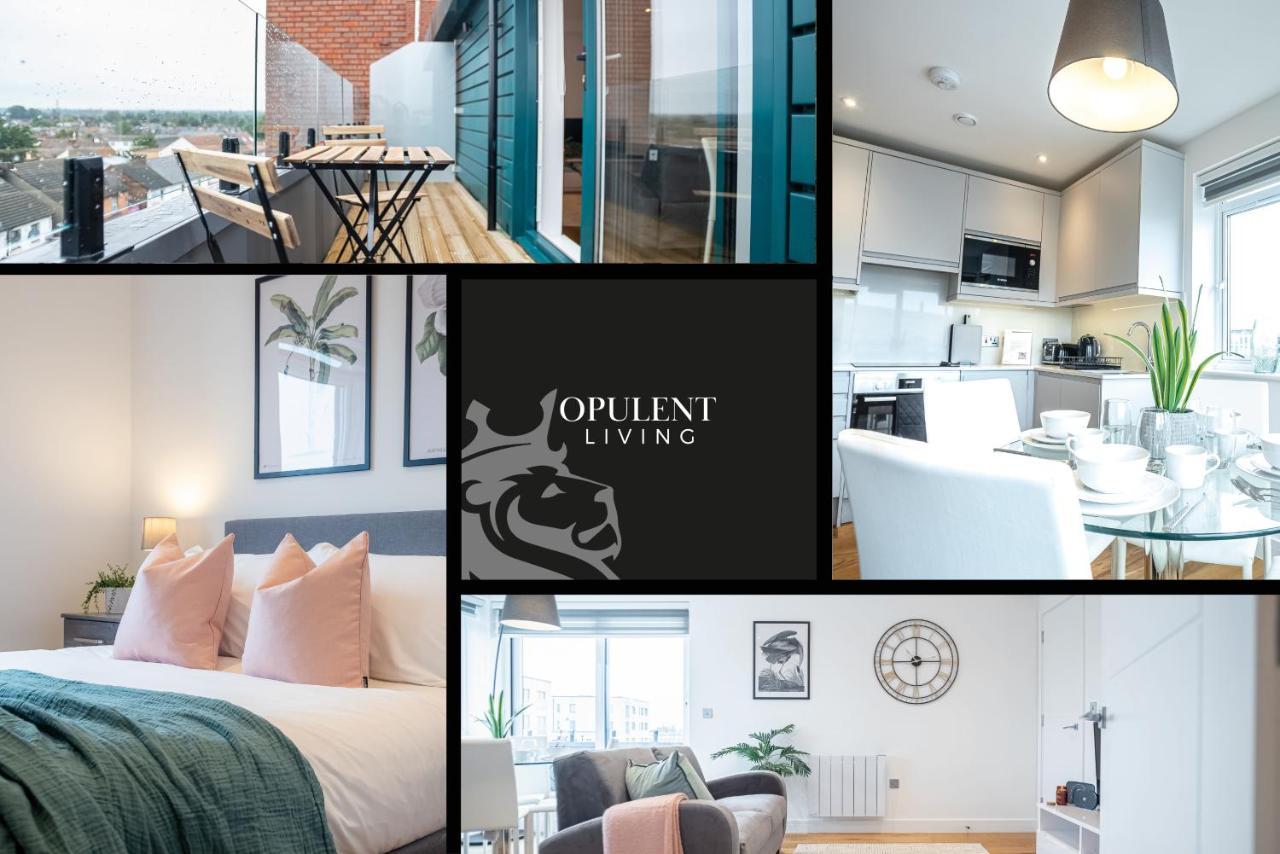 Luxe & Stylish 1 & 2 Bed Flats Near Heathrow, Legoland, & Windsor Slough Exteriör bild